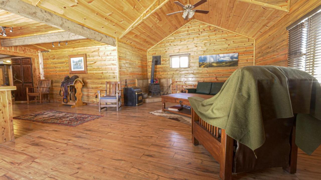 Aubin Sky Lodging At The Yl Ranch Savery Exterior photo