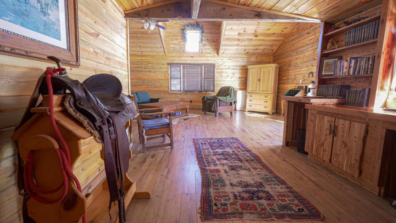Aubin Sky Lodging At The Yl Ranch Savery Exterior photo