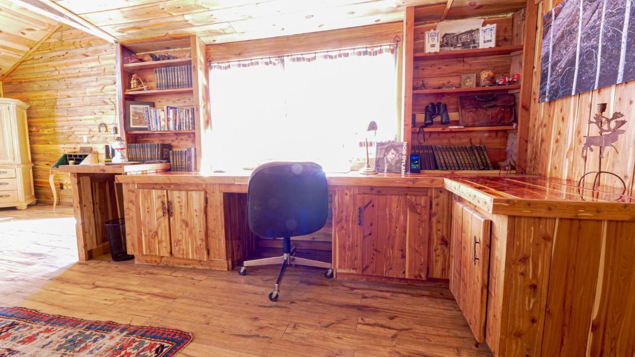 Aubin Sky Lodging At The Yl Ranch Savery Exterior photo