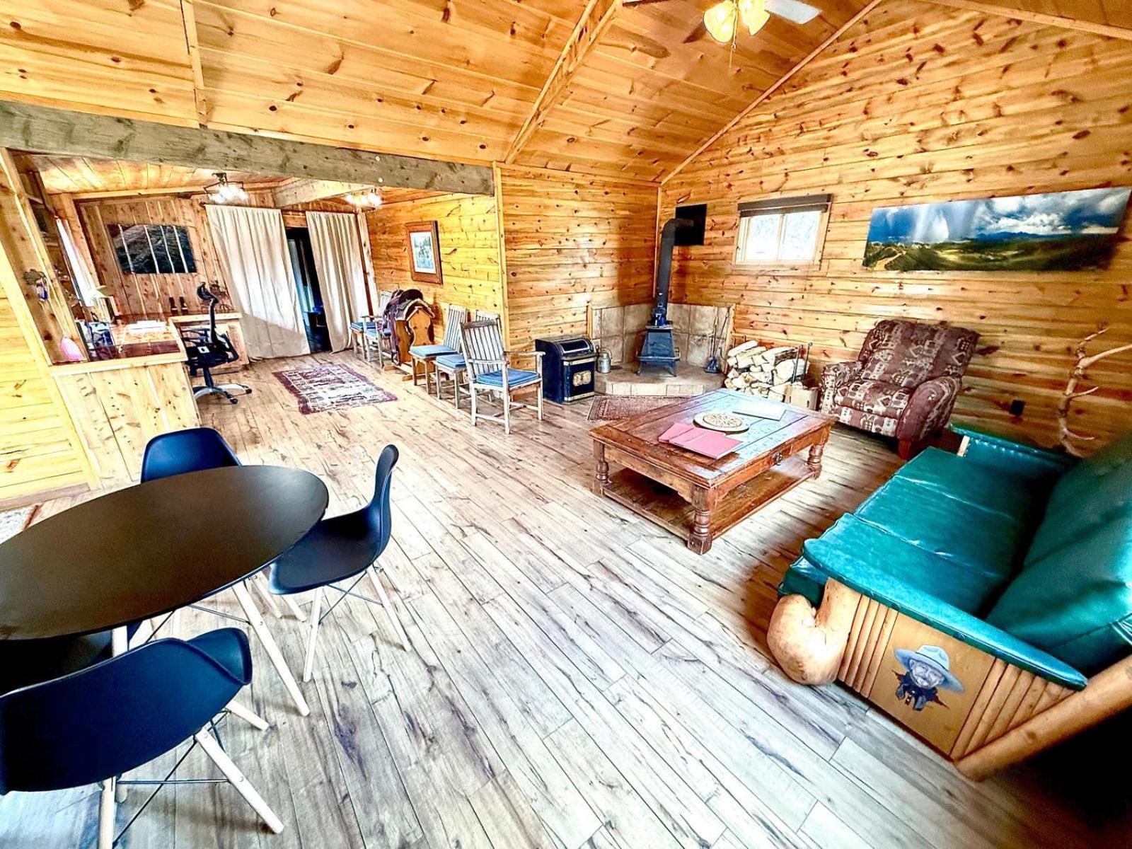 Aubin Sky Lodging At The Yl Ranch Savery Exterior photo